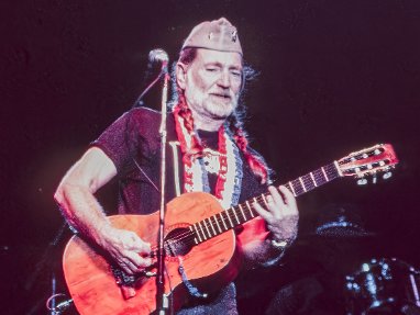 willie concert